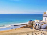Explora los encantadores pueblos costeros de Cádiz